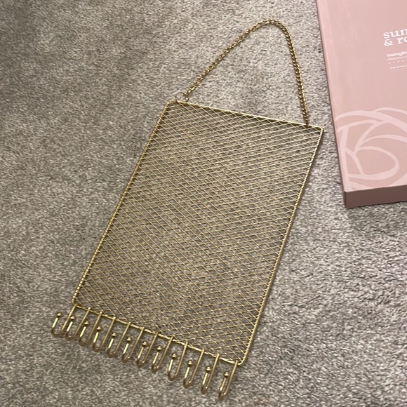 summer & rose Jewelry - Summer & Rose Hanging Jewelry Holder